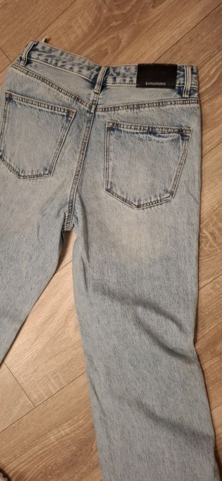 Blugi Stradivarius cu rupturi