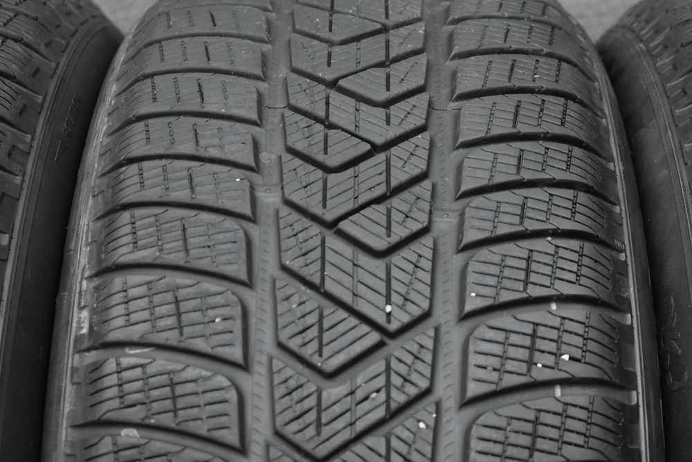 Зимни гуми 255/55/19 Pirelli