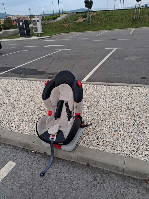 Детско столче за кола с изофикс Chipolino