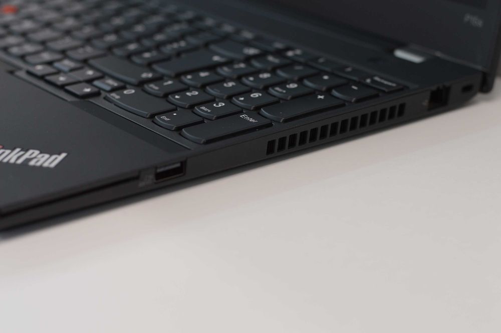 Lenovo ThinkPad P15s-Intel Core i7-1165G7 / 32GB RAM DDR4 / 512GB SSD