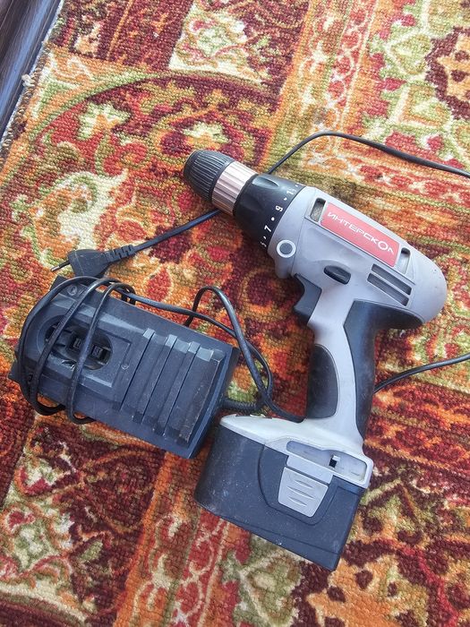 Шуруповерт Интерскол