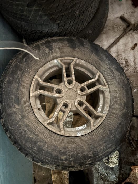 Продам диски с резиной R15