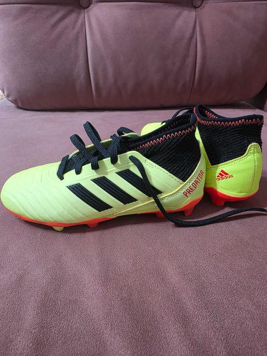 Ghete fotbal ADIDAS PREDATOR mar 31