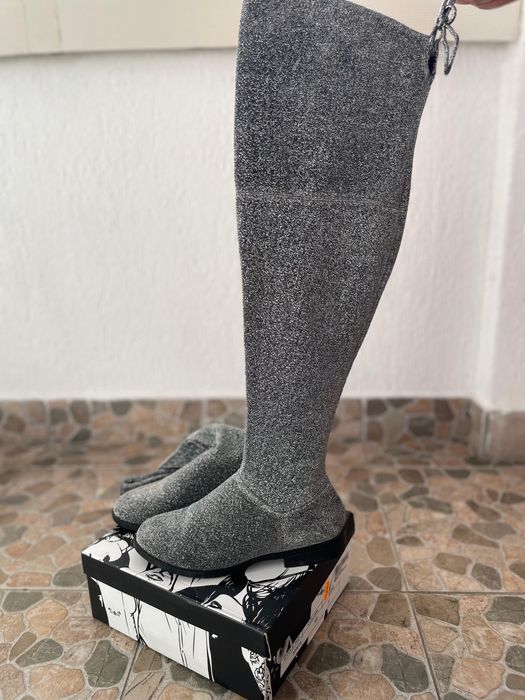 Cizme lungi peste genunchi