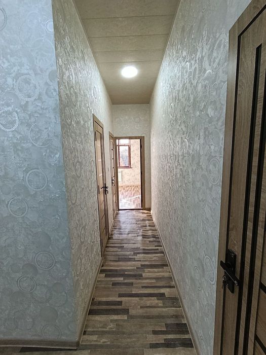 1 xona 2 xona qilingan 3 etaj kvartira sotiladi. 60m²