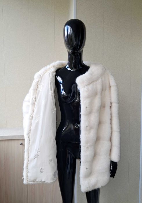 Haina blana vizon , Naturala Haină blană nurcă, alb, ivory. Bust 130