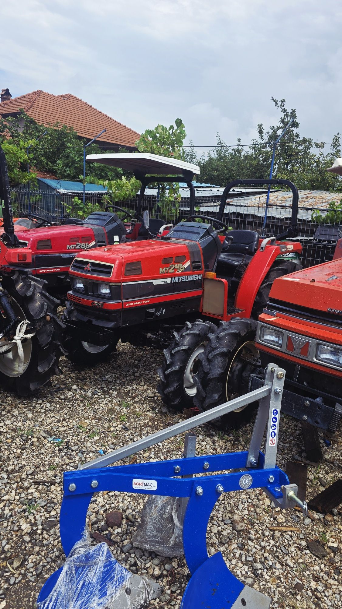 Tractor japonez 21 24 hp yanmar iseki kubota hinomoto cu freza