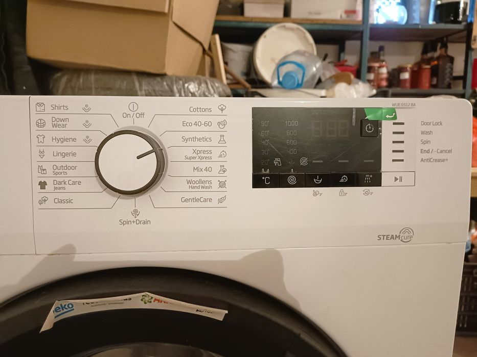 Vând mașina de spălat beko