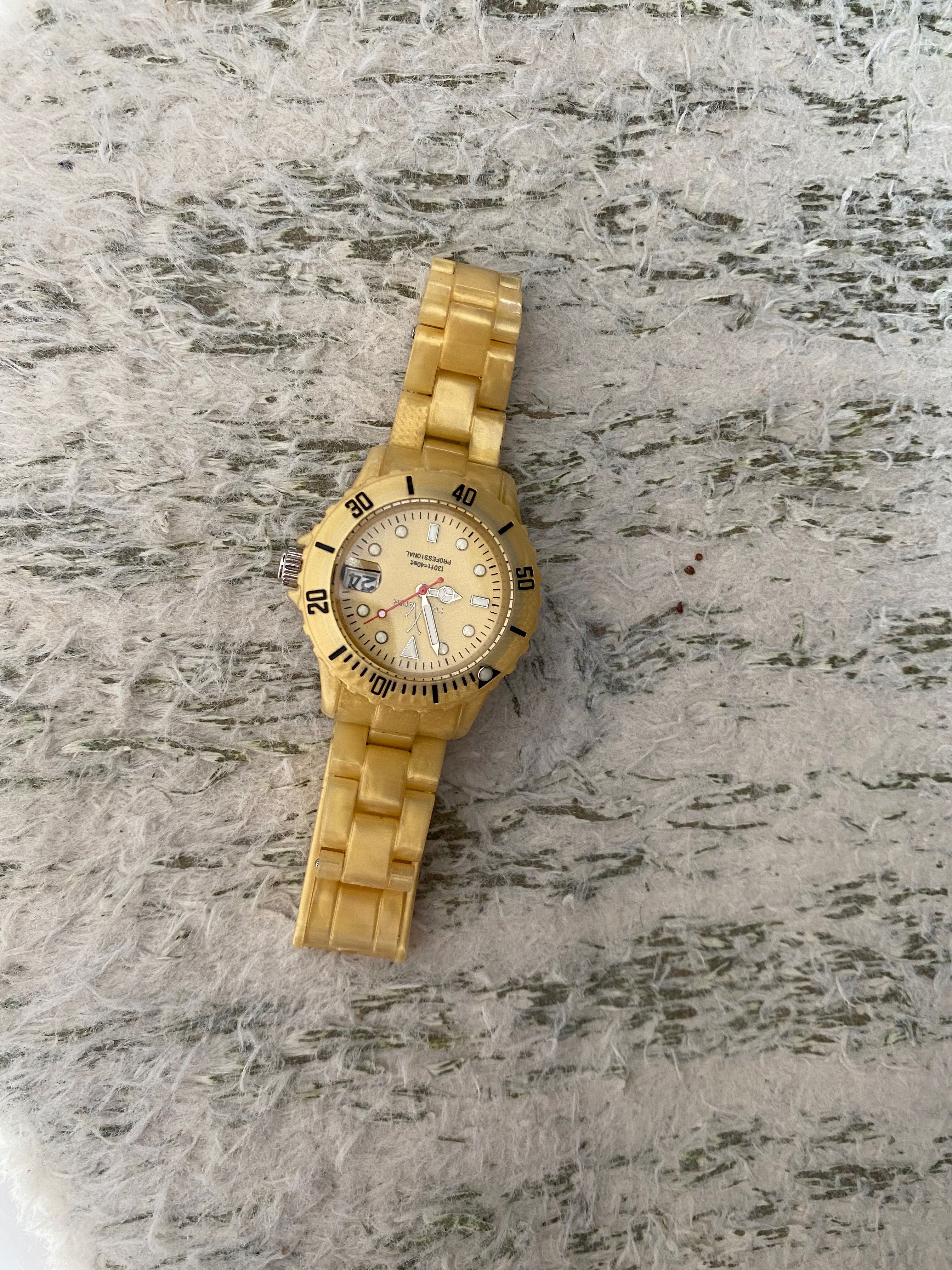 Gold Watch Златен Часовниk