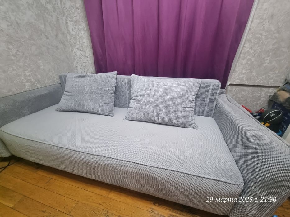 Продам диван серый