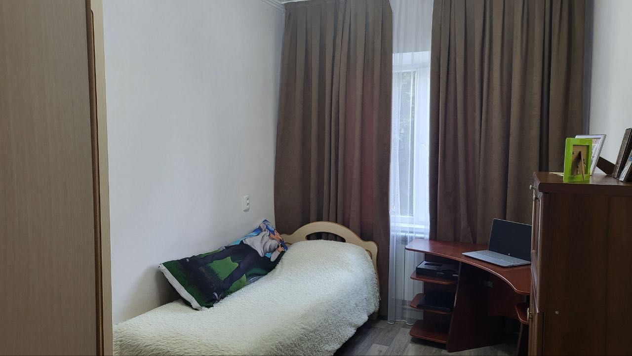 Продаю квартиру, 4 комнаты, 16 мкр