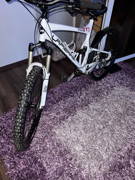 Vând Bicicleta Lapierre Tecnic 900