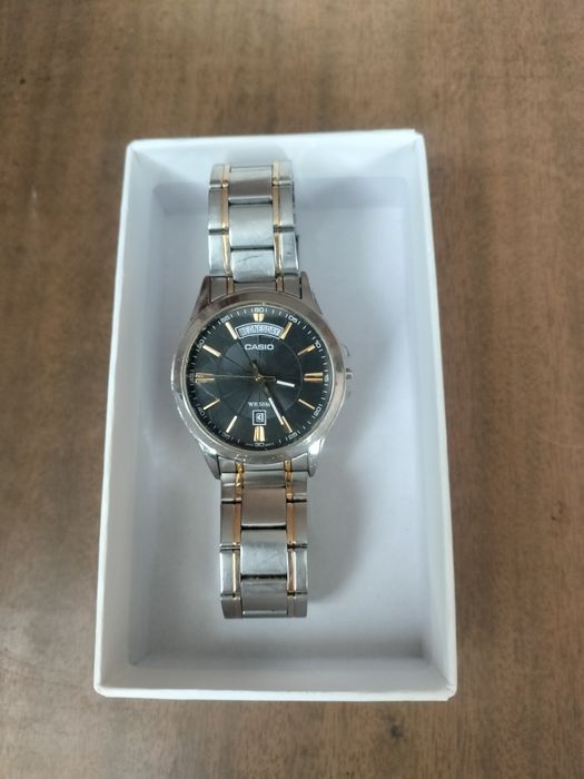 Продам часы Casio электронный