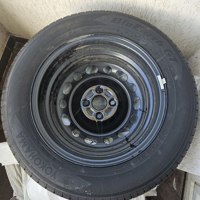 Set roți vară Mazda 2 originale – Yokohama R15, ca noi