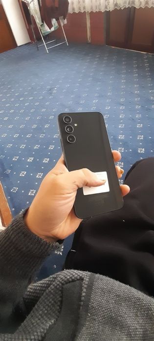 Samsung A54  
8ga 128 hotira karopka dokiment bor holati ideal