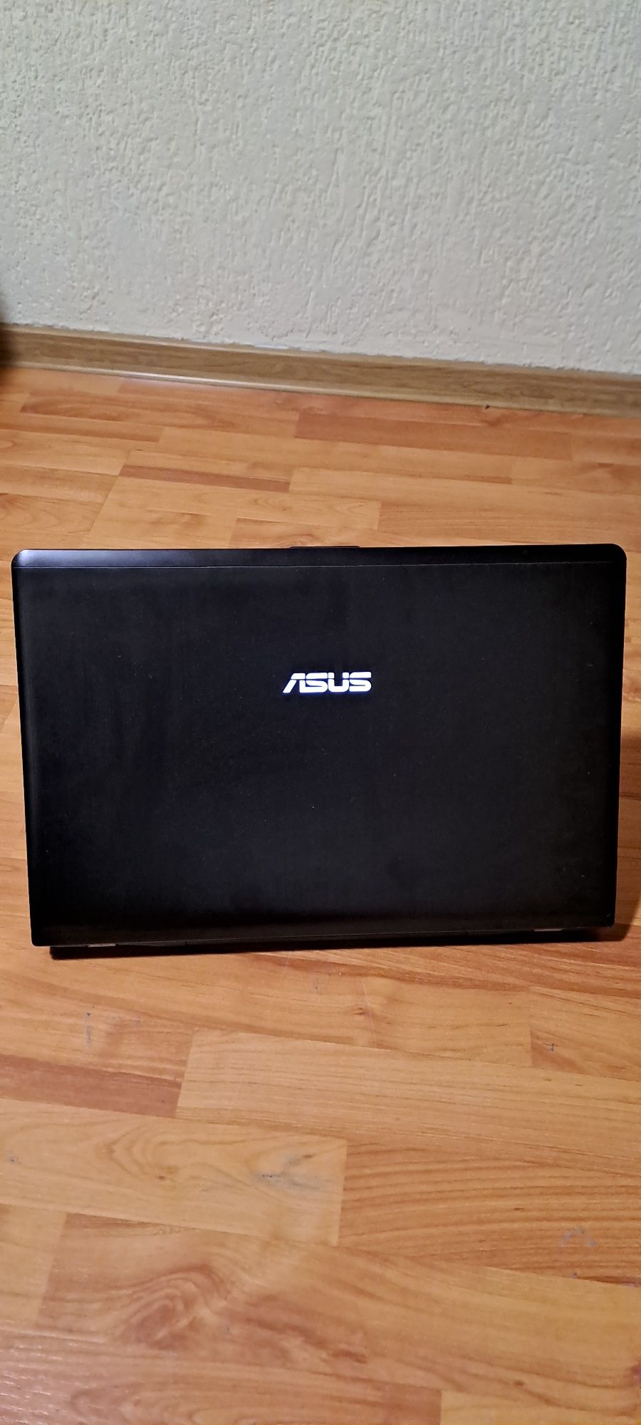 Laptop Assus i5 diagonala 17,2inch