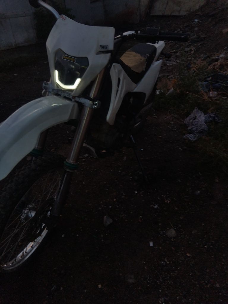 Продам эндуро 06fmz 250куб