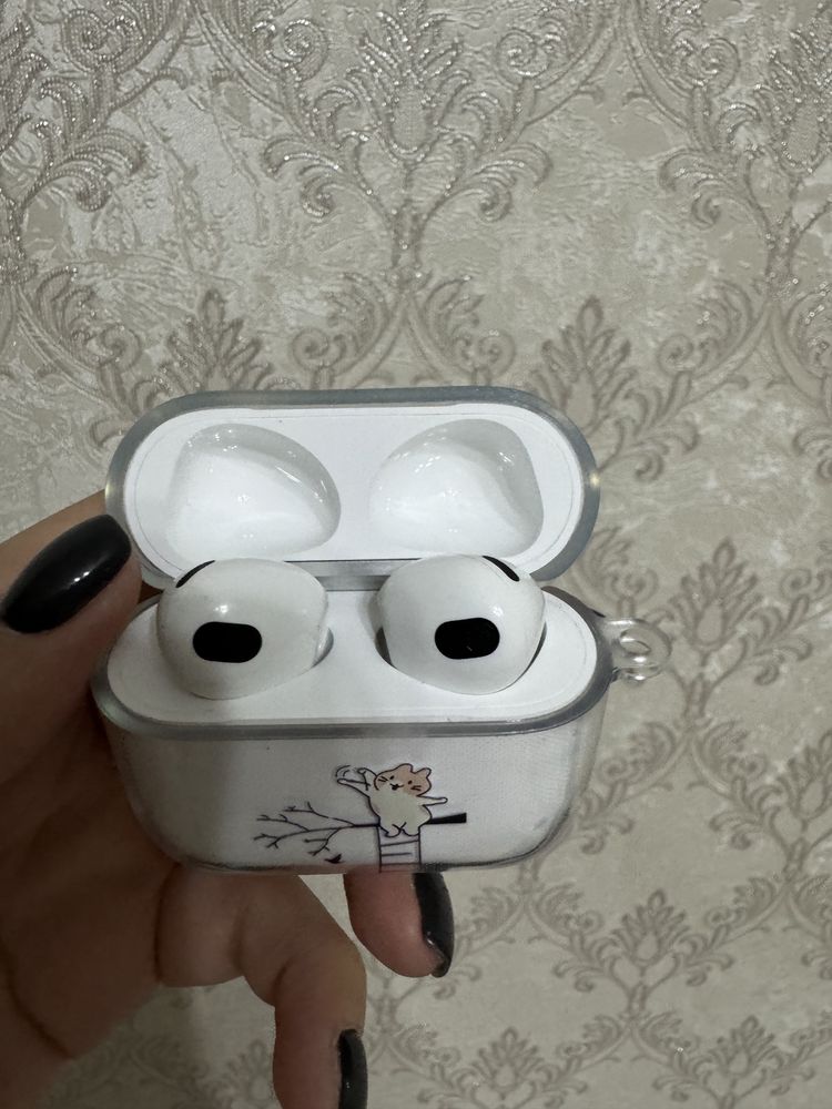 Продам Airpods 3