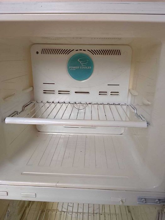 Продается холодильник Samsung двух камерный