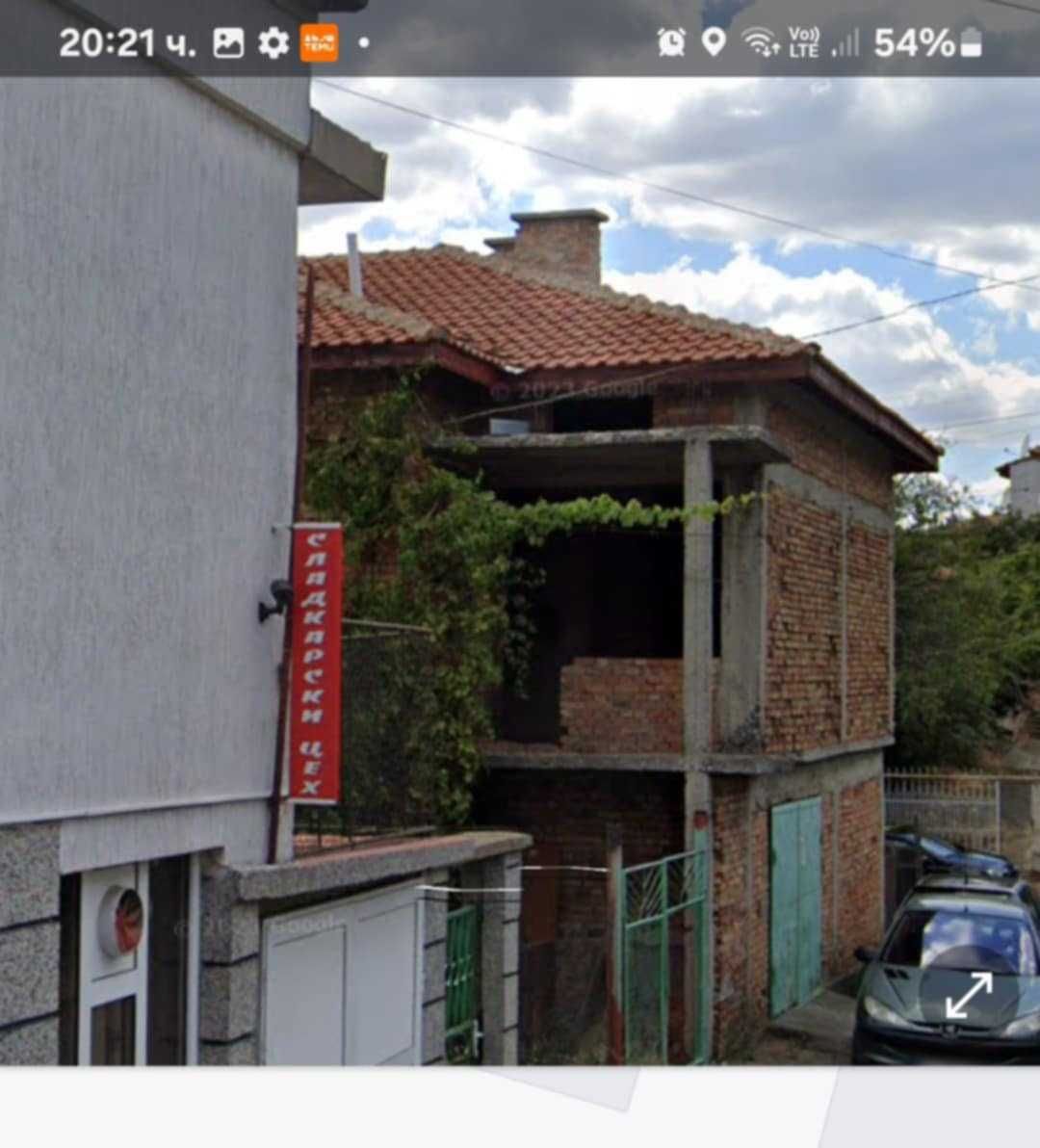 Двуетажна къща в тих и спокоен квартал в гр.Айтос