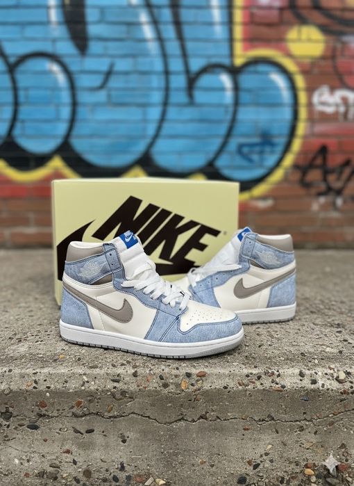 Adidasi Jordan 1 High Hyper Royal