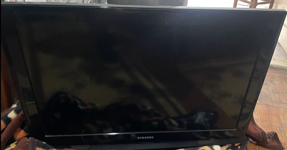 Televizor/ monitor Samsung model le32b350f1w