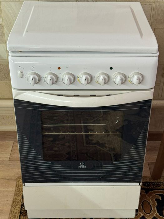 Продам газ плиту