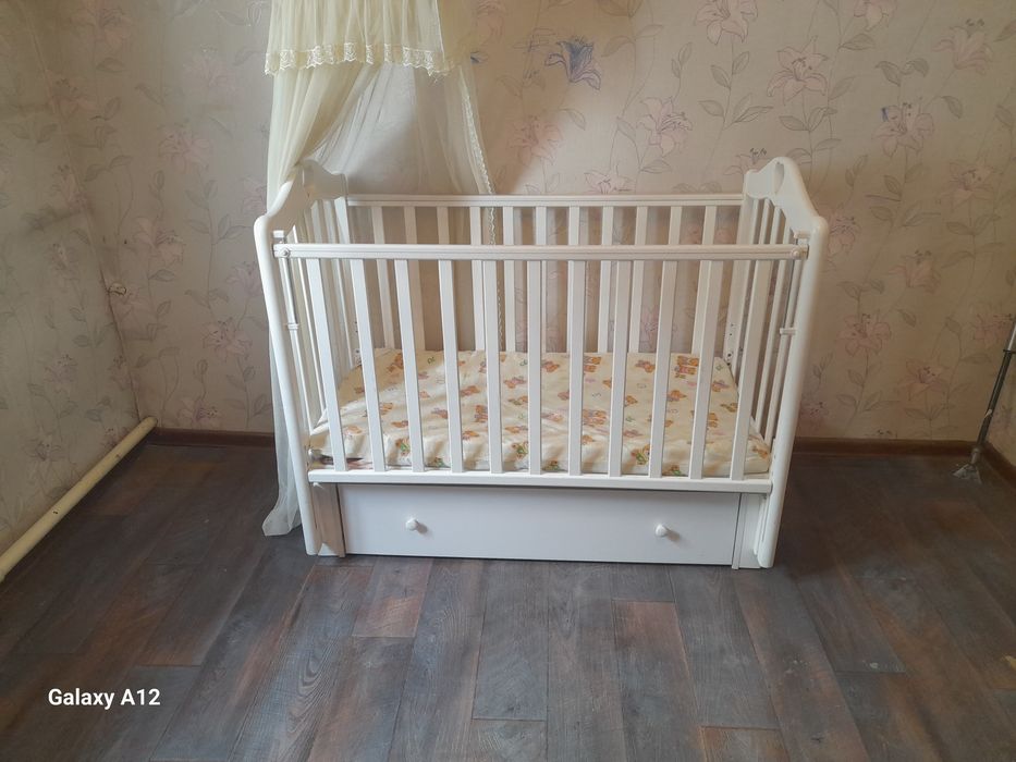 Детская кровать с матрасом