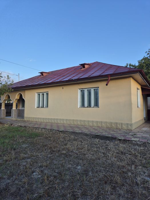 Vand casa din cărămidă Tepu