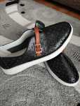 Vand pantofi piele nr 39 merg pentru un 38