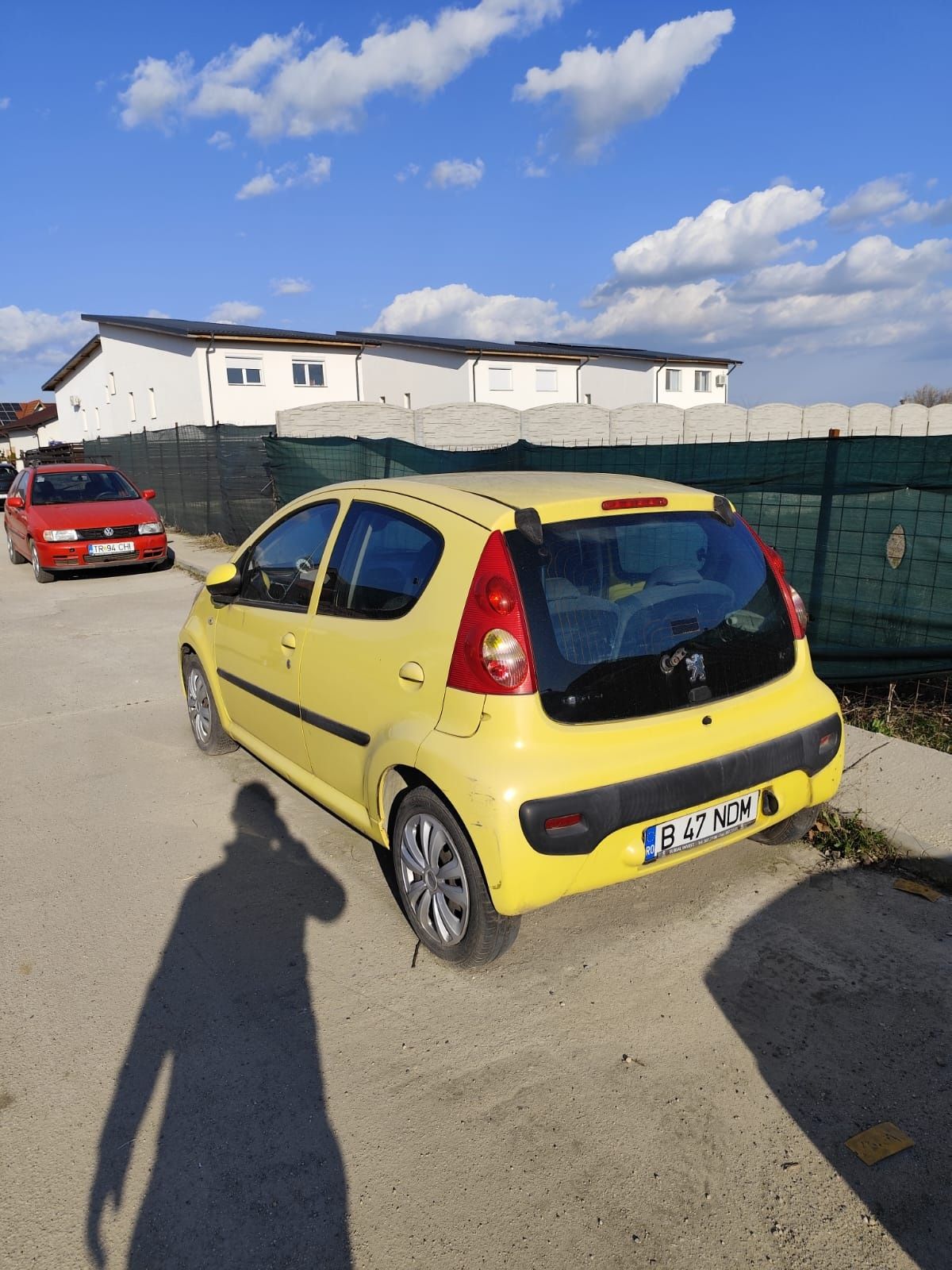 Vând Peugeot 107