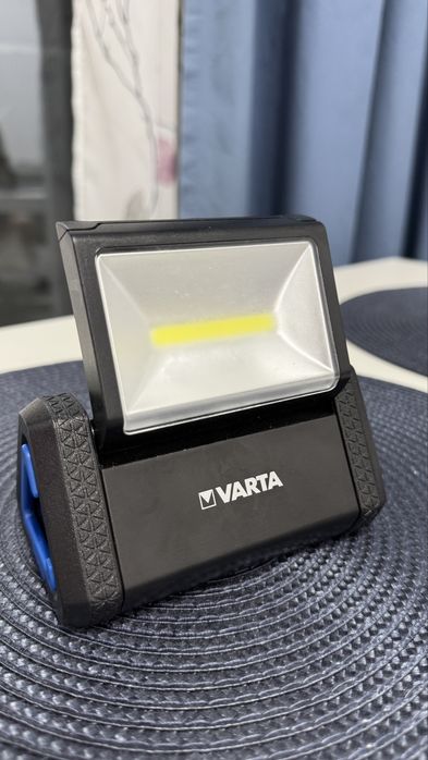 Lanterna reflector LED VARTA Work Flex Area Light