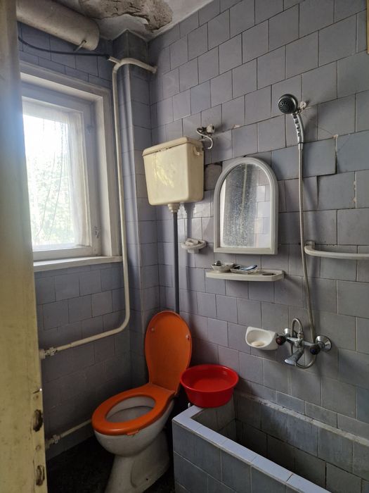 Етаж от къща с гараж