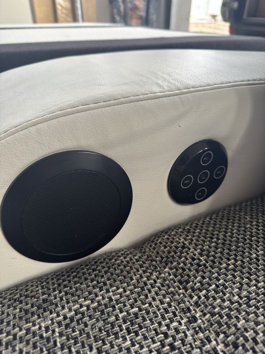 Vand coltar de camera modern