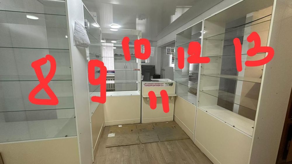 Витрины и шкафы для аптеки