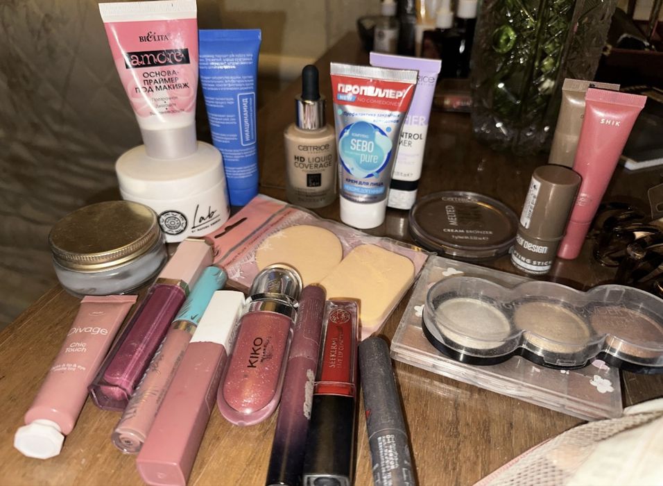 Продам декоративную косметику