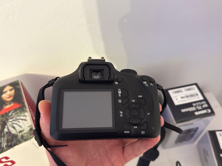 Set Complet Canon EOS 4000D - Stare Ca Nou!