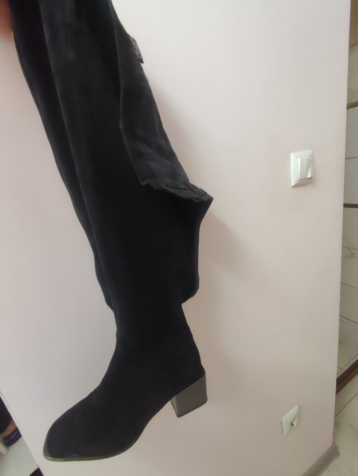 Дамски чисто нови ботуши