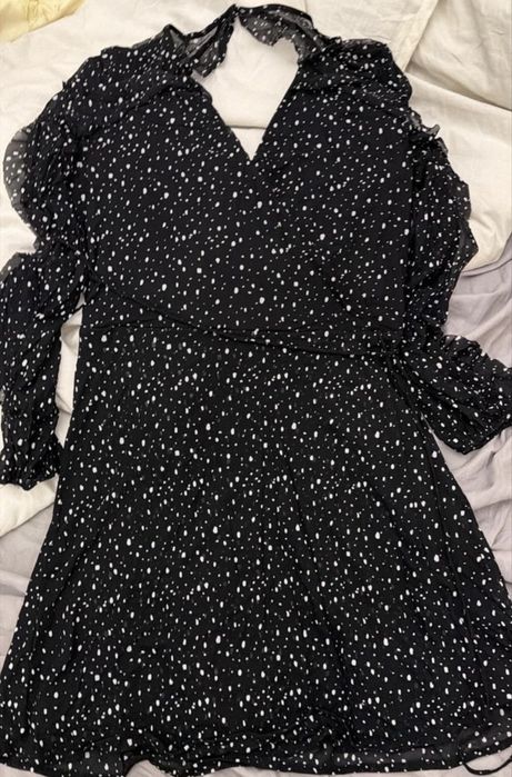 Платье guess черное в крапинку