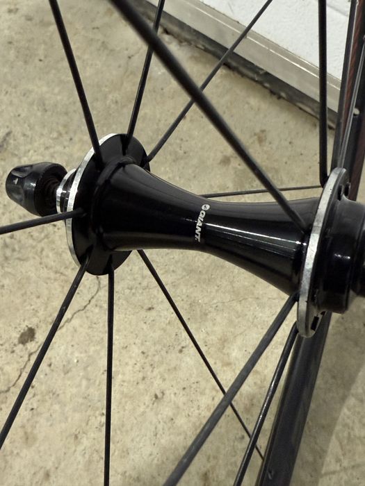 Roata fata cursiera Giant PR2 28” 700c