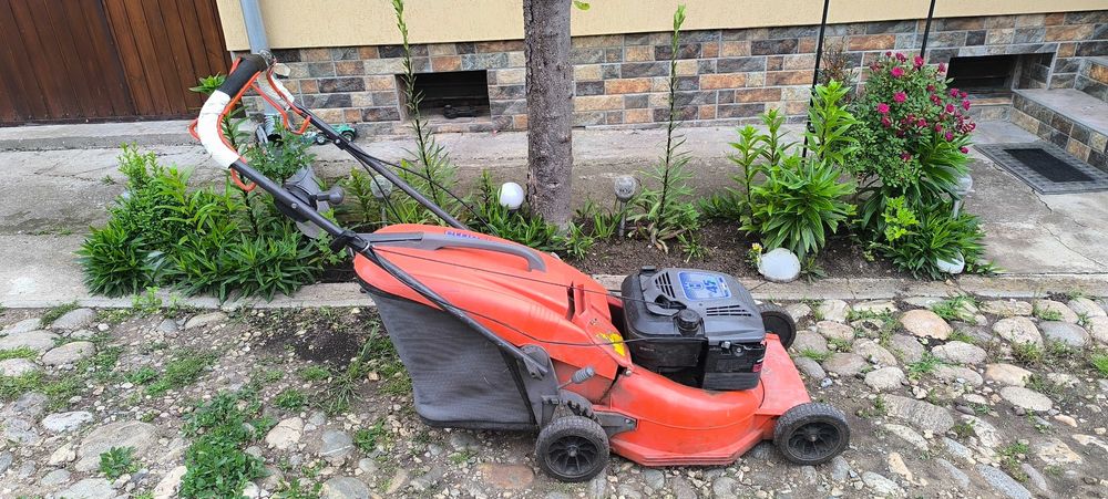 Mașină de tuns iarba Husqvarna XTL 45