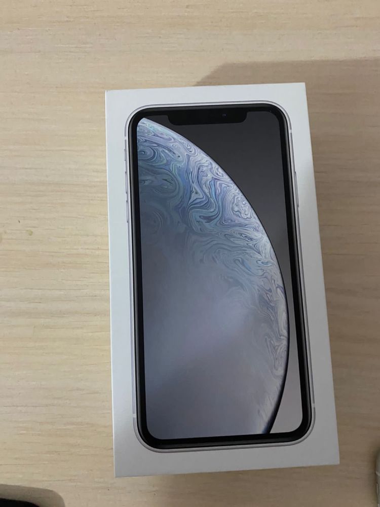 Продам Iphone XR