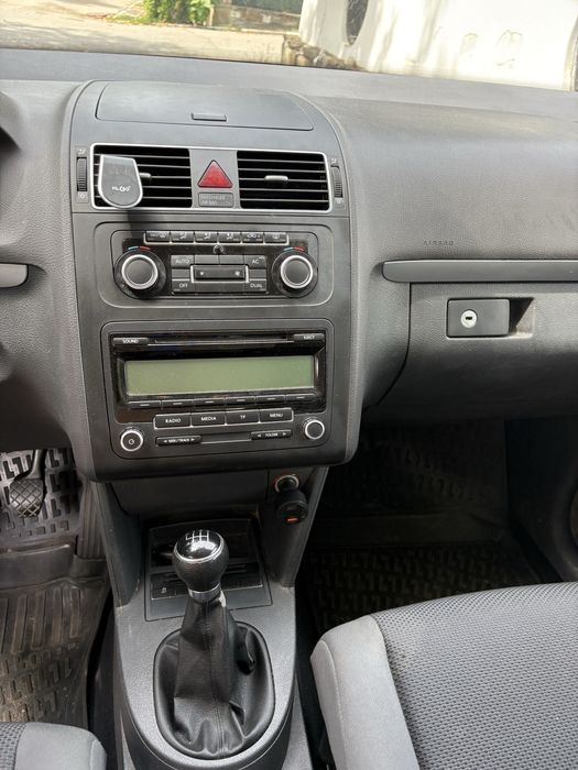 VW TOURAN 1.6 TDI  2011 г.