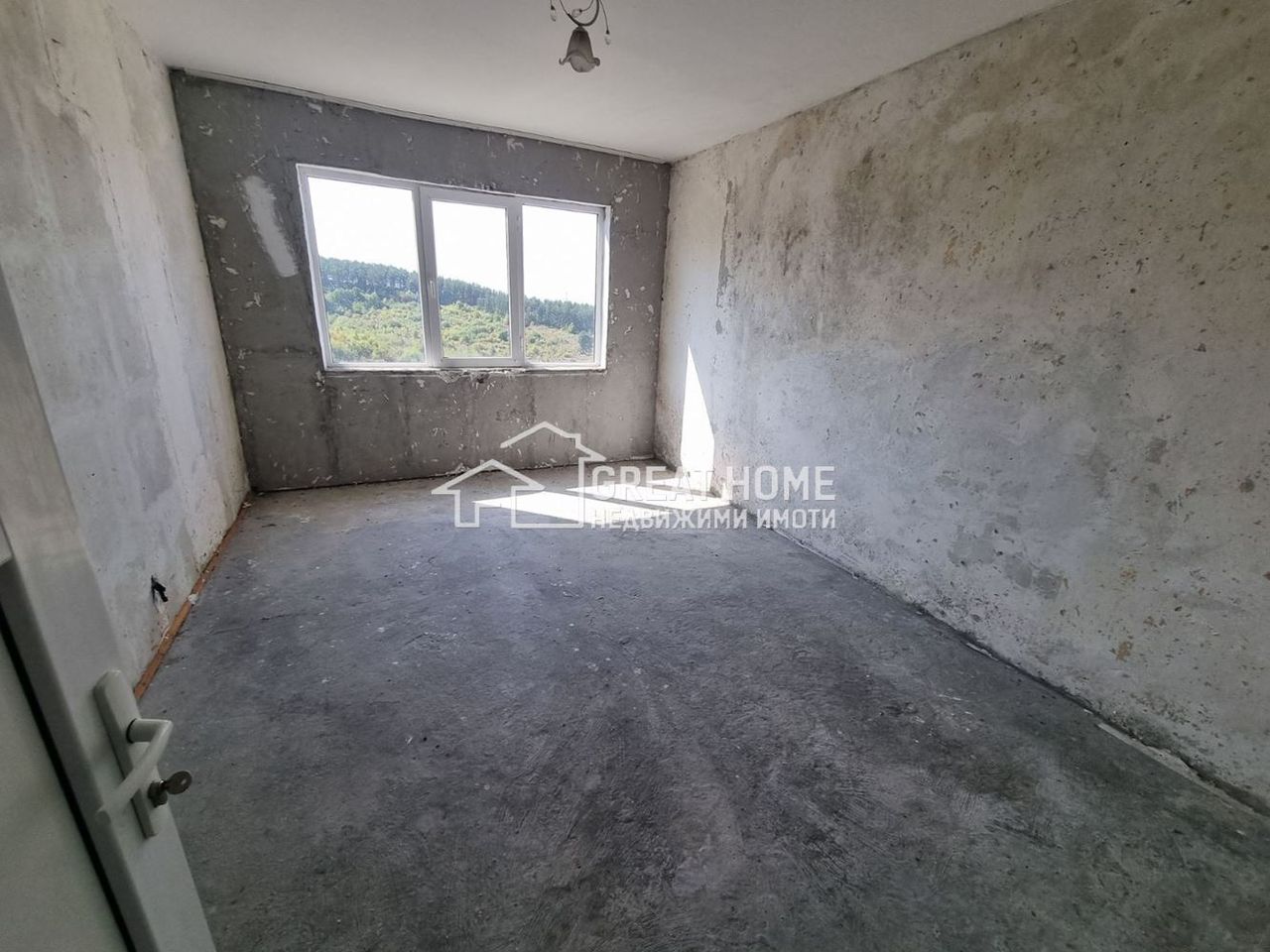 Продава се Двустаен апартамент в Омуртаг - 53 кв.м за 578 €/кв.м - Снимка #2