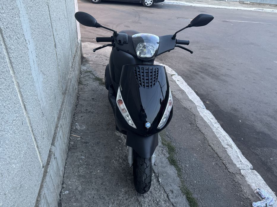 Scuter Piaggio Zip 49 injectie 2022