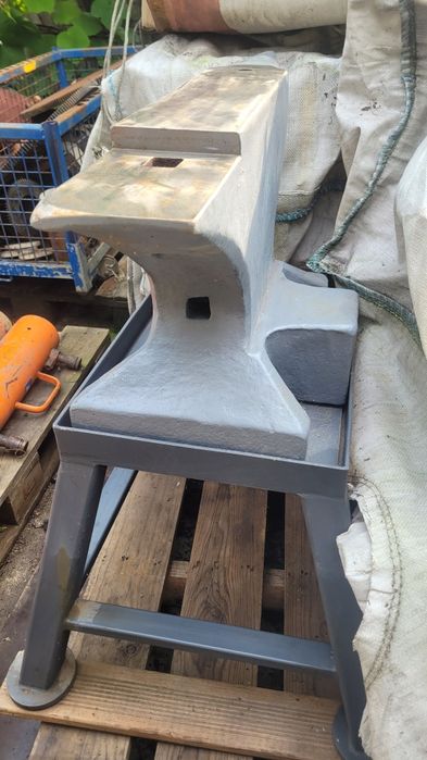 nicovala forjata 150 kg  cu masa suport din teava