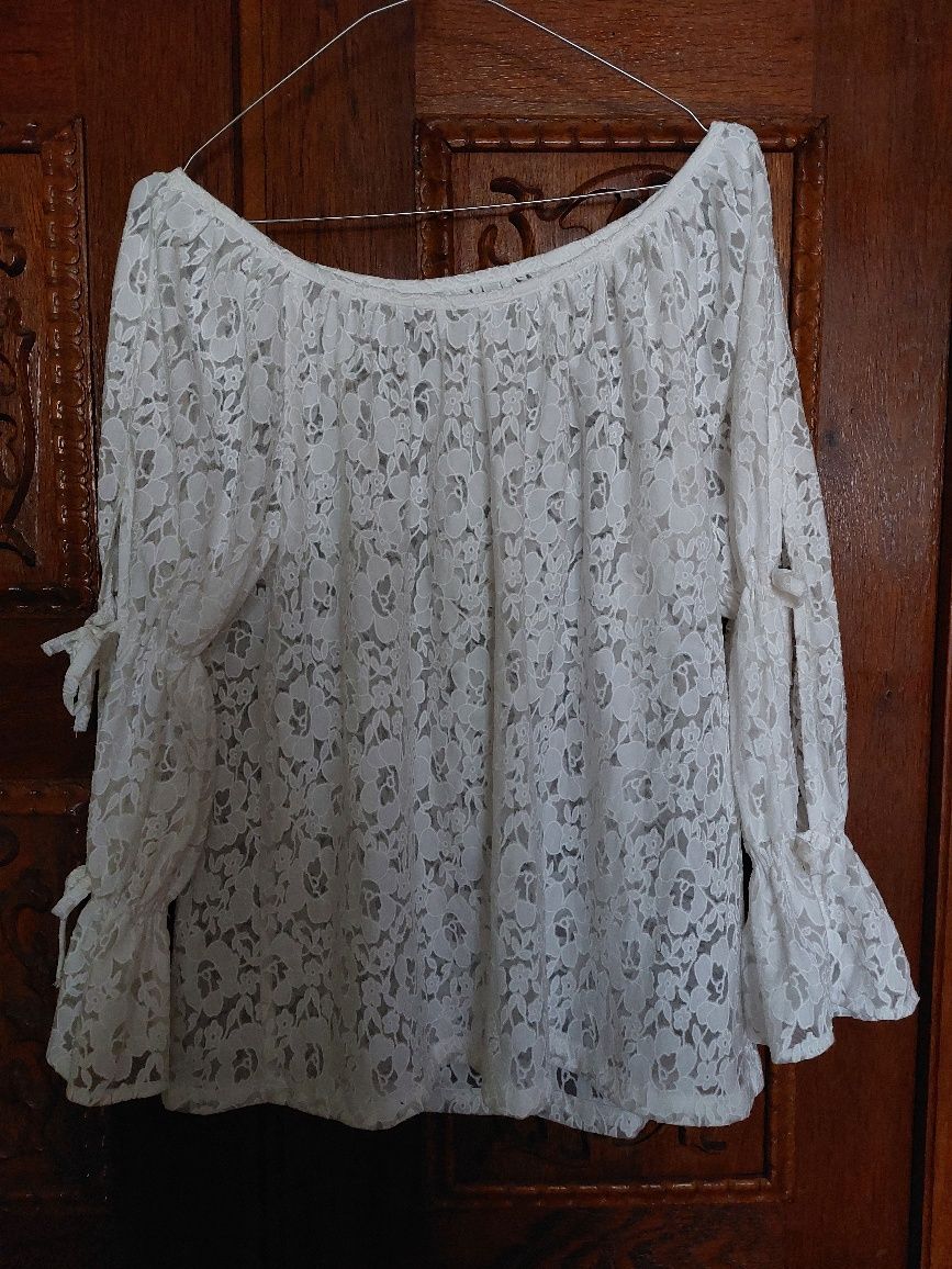 Bluza model romantic, noua, material 100% natural