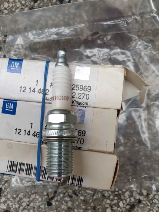 Оригинални свещи Опел Фронтера Б 3.2 V6