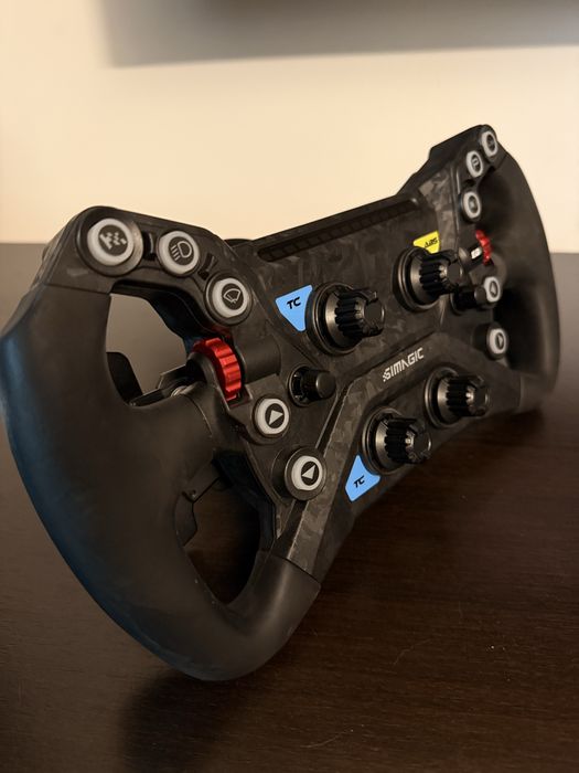 Vand volan Simagic GT Neo in stare foarte buna