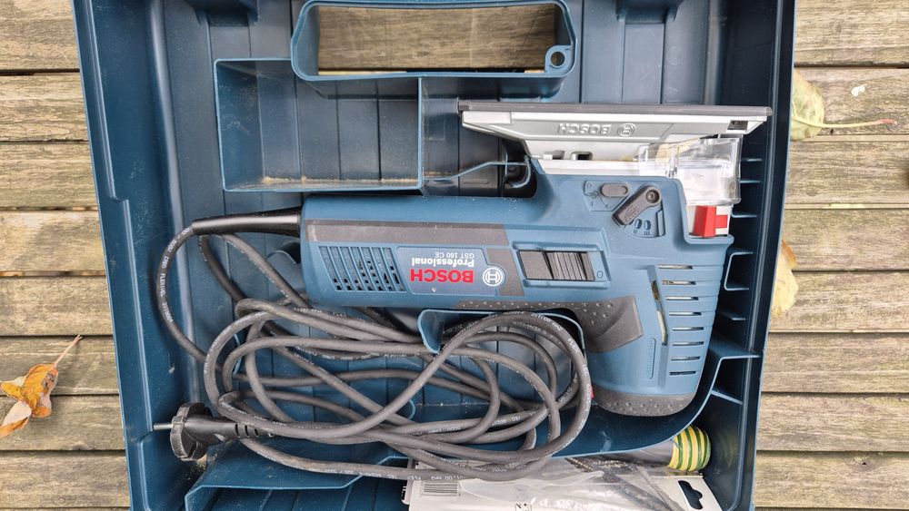 Fierastrau pendular Bosch Professional GST 160 CE